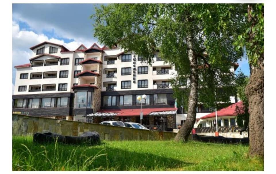 Apartment 428A In Hotel Snezhanka, ปอมโปโรโว ภายนอก รูปภาพ
