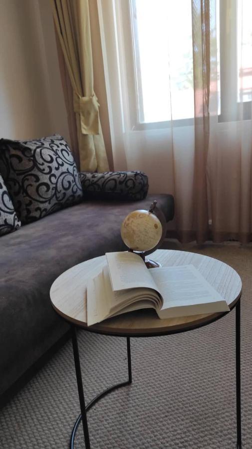 Apartment 428A In Hotel Snezhanka, ปอมโปโรโว ภายนอก รูปภาพ